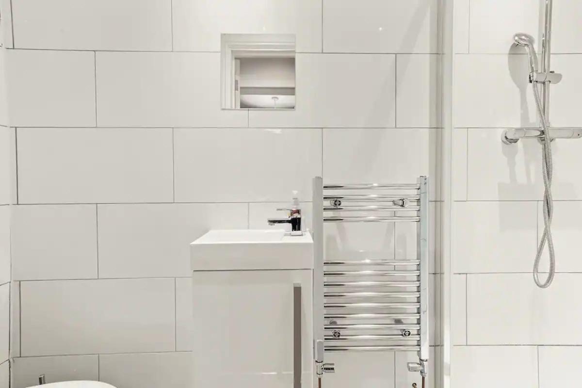 Апартаменти Elegant Flat - Sleeps 8 Бристоль Екстер'єр фото